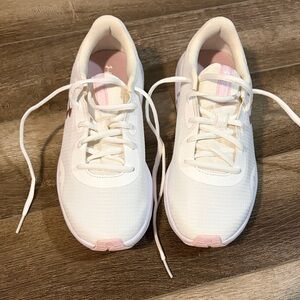 BRAND NEW Under Armour Charged Pursuit Women's White and Pink Athletic Shoes